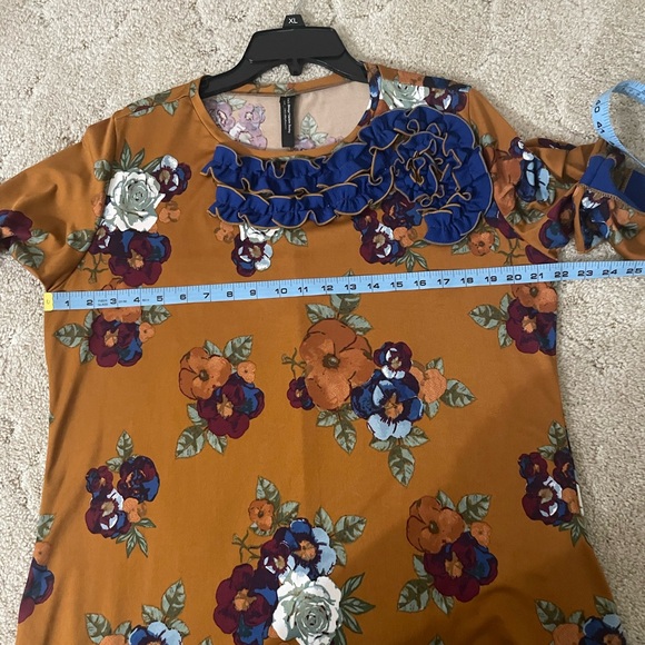 Custom made top - Picture 3 of 5